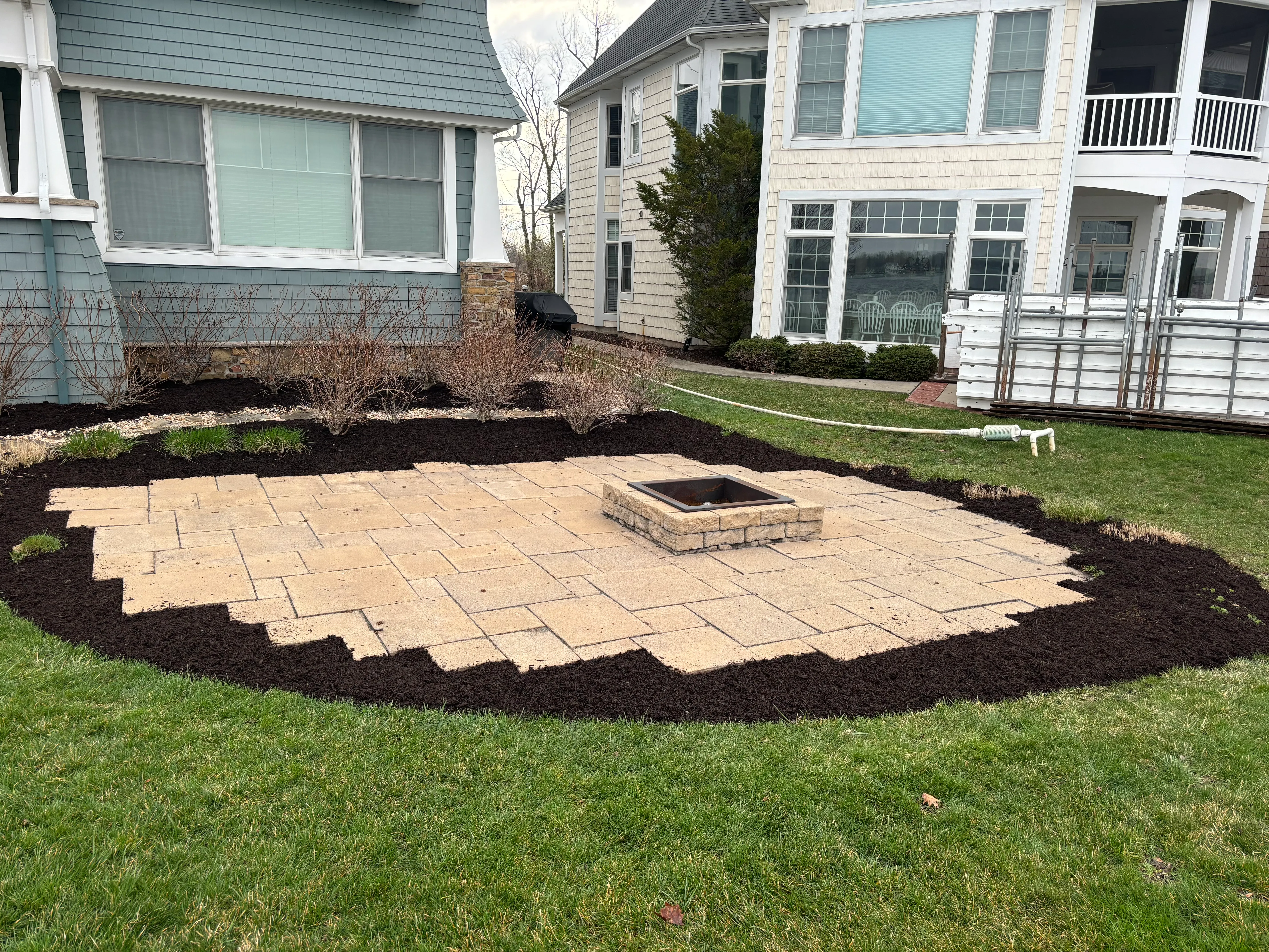 Paver patio with firepit